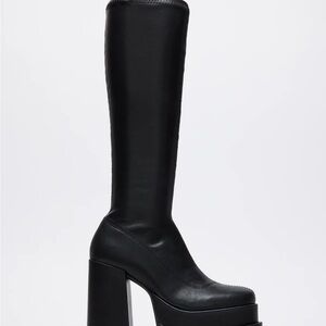 Steve Madden Cypress Black Platform Boots